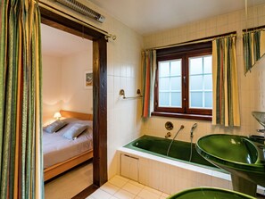 House | Bathroom - Cozy Holiday Home in Sint-idesbald With Sauna (Koksijde)