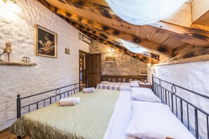 Villa, 4 Bedrooms, Smoking, Private Pool - Villa Sisman (Zemunik Donji)