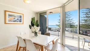 Dining - Blue Pacific 3 - Ocean Views & Swimming Pool - Holiday Yamba (YAMBA)