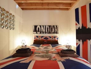House | 9 bedrooms, bed sheets