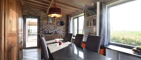 Chalet | Private kitchen | Microwave, dishwasher, coffee/tea maker