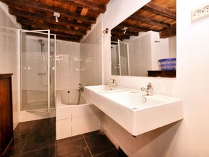 House | Bathroom