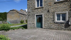House | Balcony - Family Holiday Home Located in the Heart of the Ardennes (Bastogne)