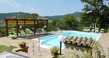 Farmhouse With Swimming Pool in the Marche