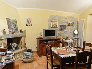 Cottage | Dining - Cottage in Marche With Pool and Forest Views (Apecchio)