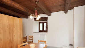 Apartment | Dining - Cozy Apartment in Modigliana With Vineyard Views (Modigliana)