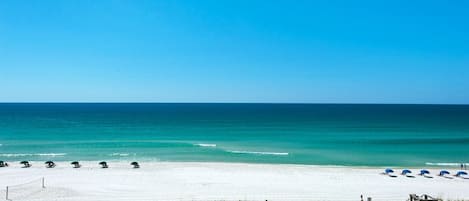 Na praia