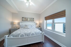 3 makuuhuonetta, silitysrauta/-lauta, ilmainen Wi-Fi, vuodevaatteet