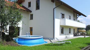 Apartment | Pool | Outdoor pool
