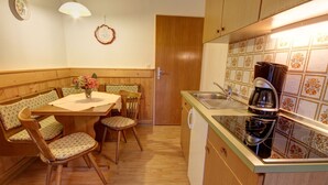 Apartment | Private kitchen - Apartment Located in Inzell Offering a Beautiful View (Inzell)