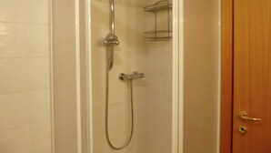 Bathroom - Rustically Decorated, Stylish Property (Abetone Cutigliano)