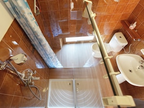 Apartment | Bathroom - Belvilla by OYO La Cucagna Due (Frisanco)