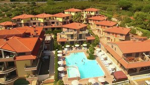 Exterior - Lavish Holiday Home in Tortoreto With Pool (Tortoreto)
