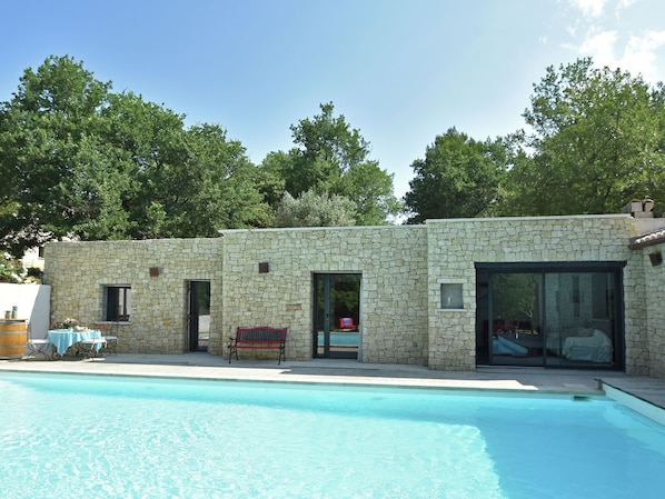 Villa | Pool | Outdoor pool - Luxurious Villa in Malaucène With Private Swimming Pool (Malaucene)