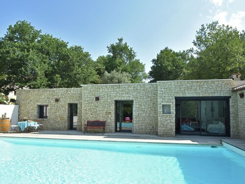 Luxurious Villa in Malaucène With Private Swimming Pool