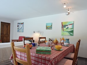 Dining - Luxurious Villa in Malaucène With Private Swimming Pool (Malaucene)