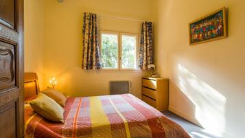 Villa | 4 bedrooms, individually furnished