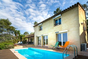 Villa | Exterior - Villa in Hyeres Near Beach & Pool (Hyères)