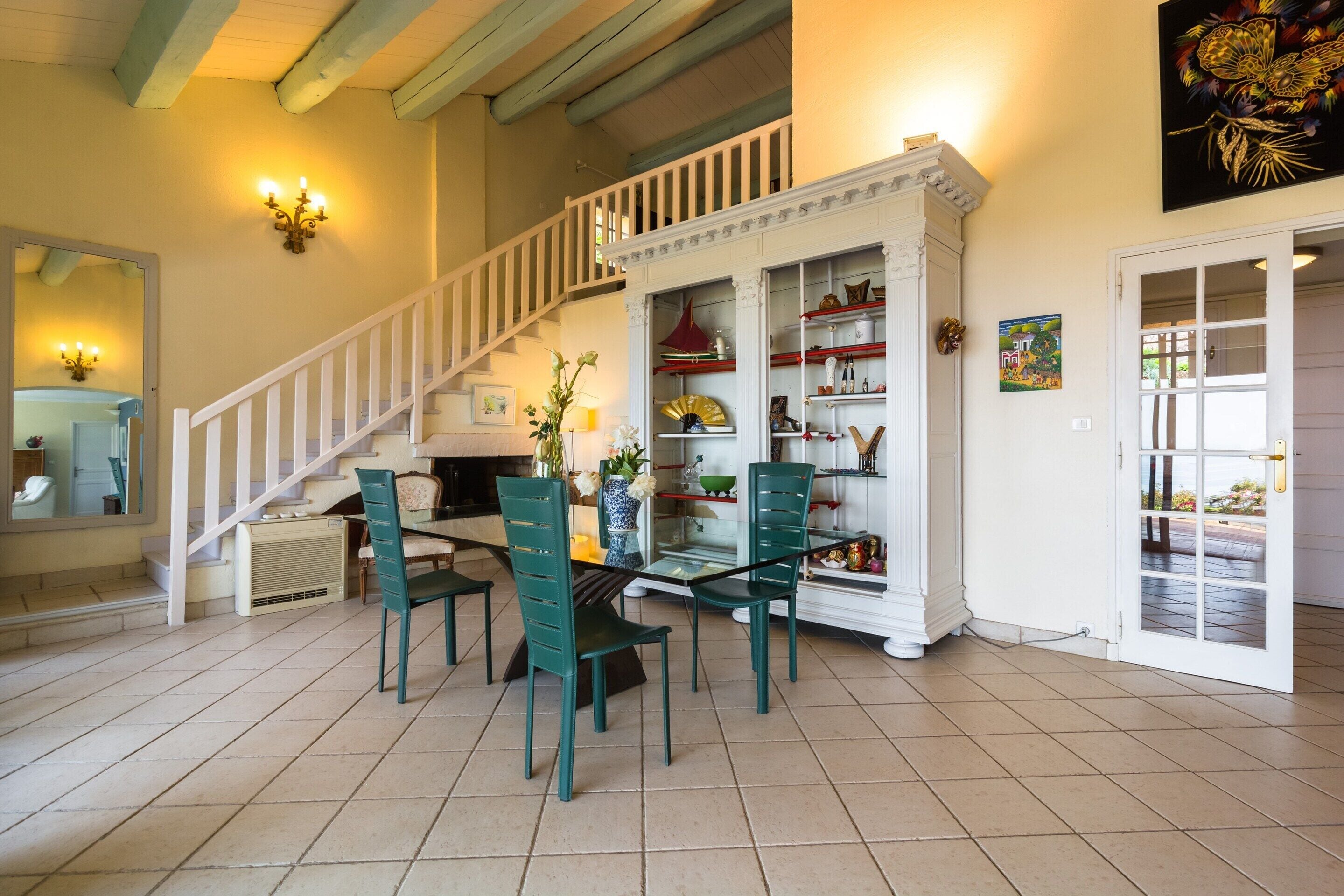 Villa | Dining