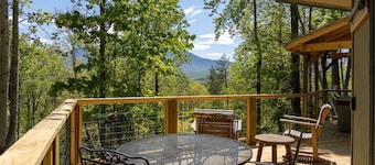 Beautiful Mtn. Views Just 5 Min to G'burg, Covered Hot Tub under Lighted Gazebo