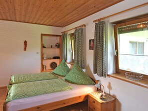 Apartment | 1 Schlafzimmer, individuell eingerichtet, Bügeleisen/Bügelbrett