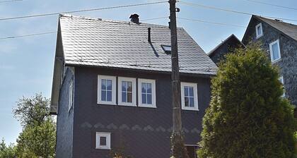 Holiday Home in Deesbach With Garden, Roofed Terrace & BBQ