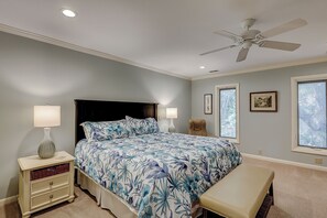 3 habitaciones, tabla de planchar con plancha, internet y ropa de cama 