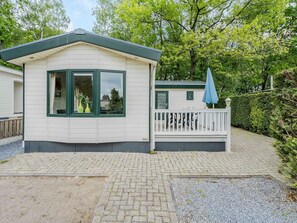 Exterior - Chalet in Parc de Kievit With Large Garden (Baarle-Nassau)