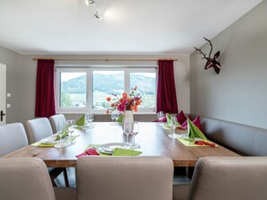 Chalet | Dining