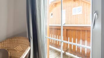 Chalet | 3 bedrooms, individually furnished, iron/ironing board, bed sheets