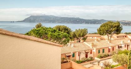 Captivating Apartment in Saint-mandrier-sur-mer With Pool