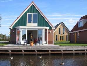 Exterior - Cozy House with Dishwasher near Small Beach (Heeg)