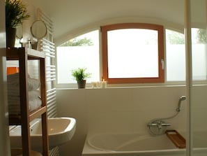 Bathroom - Cozy House with Dishwasher near Small Beach (Heeg)