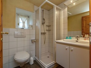 House | Bathroom | Shower - Cozy Holiday Home in Montenau With Private Terrace (Amel)
