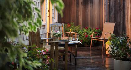 Two Bedroom Craftsman Cottage, near downtown Santa Barbara