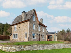 House | Exterior - Villa Les Charmes - Premium Villa With Pool for 20 Guests (Stoumont)