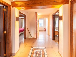 Interior - Group Stay With Pool, Chevron (Stoumont)