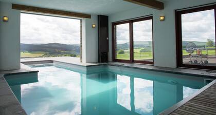 Villa Les Charmes - Premium Villa With Pool for 20 Guests