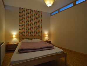 Huis | 4 slaapkamers, individueel gemeubileerd, beddengoed