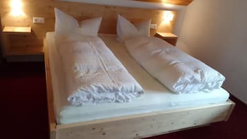 Apartemen | 2 kamar tidur dan dilengkapi dengan perabotan berbeda-beda