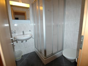 Bathroom | Shower