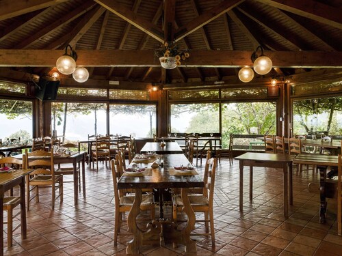 Unique Holiday Experience in Greenery near Lake