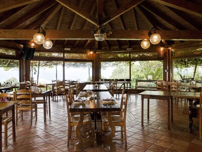 Unique Holiday Experience in Greenery near Lake