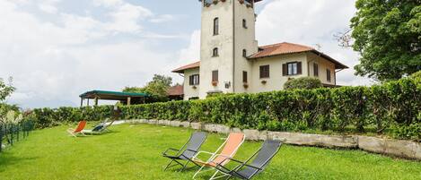 House | Property grounds