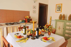 House | Private kitchen - Hill View Retreat w/ Pool (Apecchio)