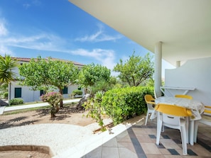 House | Balcony - Belvilla by OYO Gattotrilo x 5 (Ricadi)