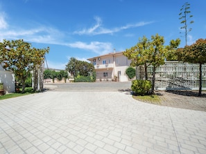 House | Reception - Belvilla by OYO Gattotrilo x 5 (Ricadi)