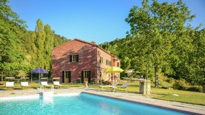 Unclassified image, 2 of 29, button - Villa With Swimming Pool and Panoramic View of the Apennines (Tredozio)