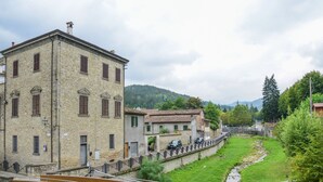 Unclassified image, 3 of 29, button - Villa With Swimming Pool and Panoramic View of the Apennines (Tredozio)