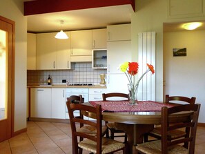 Dining - Rustically Decorated, Stylish Property (Abetone Cutigliano)